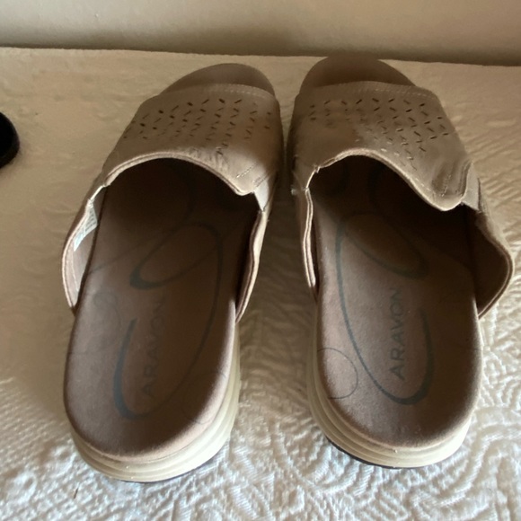 Lafies Casual Slip On - Picture 4 of 5